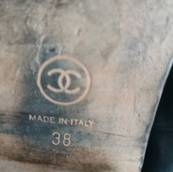 CHANEL BLACK LEATHER RIDING KNEE BOOTS - Picture 12 of 13